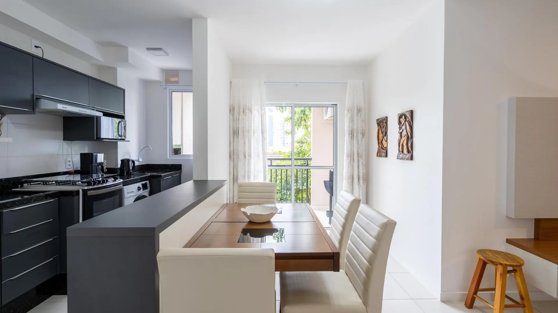 Aptos Em Bal Picarras A150M Da Praia, Dois Quartos, Sala De Estar, Cozinha Completa, Sacada Com Churrasqueira, Wi-Fi, Piscina, Portaria 24H, Playground E Quadra De Esportes Apartamento