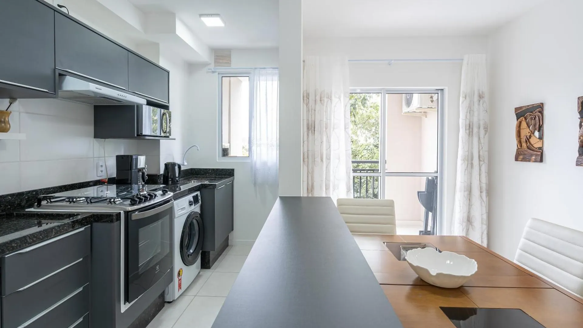 Apartamento Aptos Em Bal Picarras A150M Da Praia, Dois Quartos, Sala De Estar, Cozinha Completa, Sacada Com Churrasqueira, Wi-Fi, Piscina, Portaria 24H, Playground E Quadra De Esportes