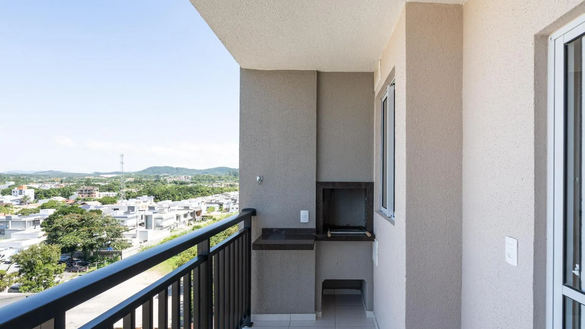 Aptos Em Bal Picarras A150M Da Praia, Dois Quartos, Sala De Estar, Cozinha Completa, Sacada Com Churrasqueira, Wi-Fi, Piscina, Portaria 24H, Playground E Quadra De Esportes