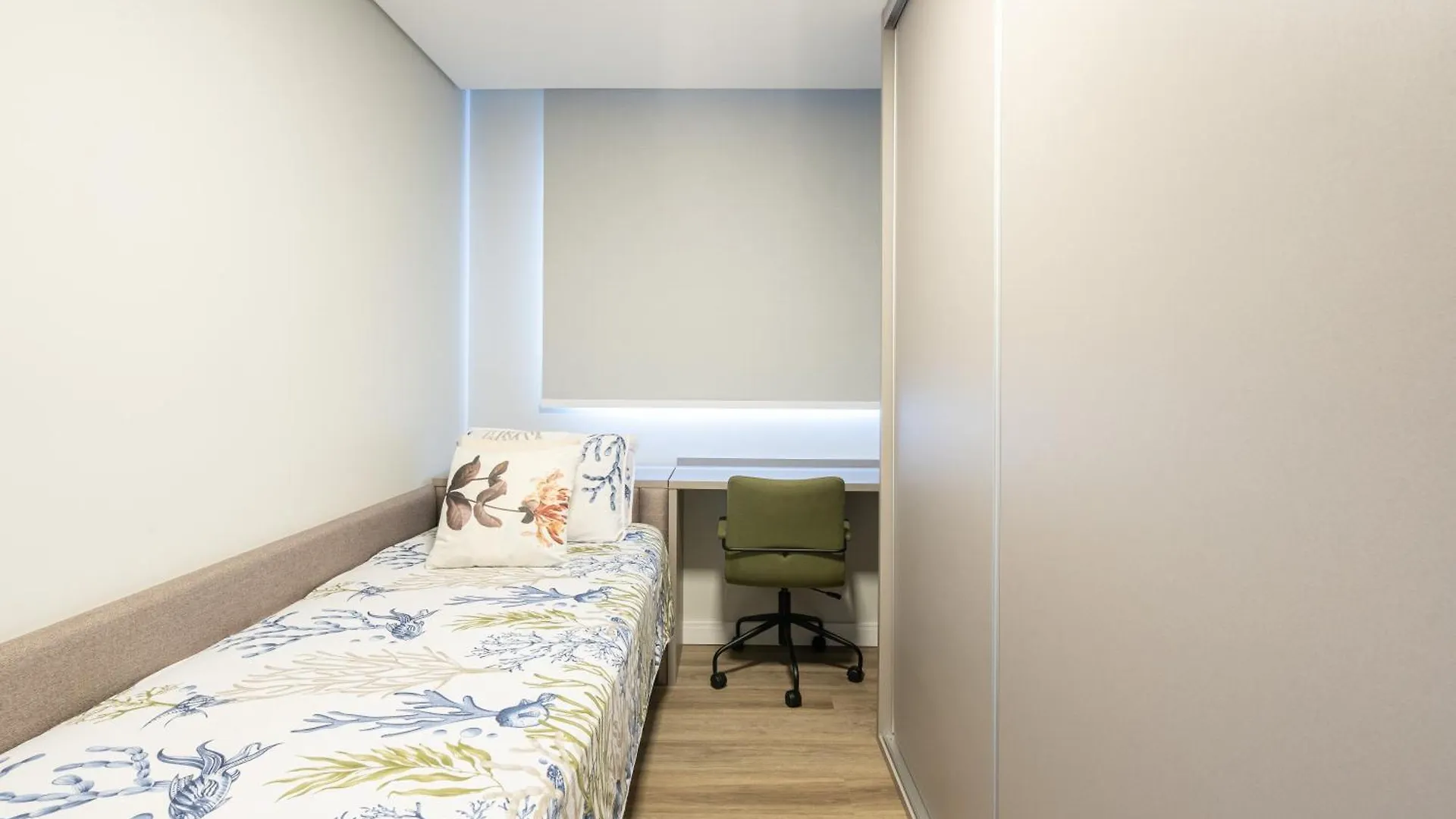 Apartamento Aptos Em Bal Picarras A150M Da Praia, Dois Quartos, Sala De Estar, Cozinha Completa, Sacada Com Churrasqueira, Wi-Fi, Piscina, Portaria 24H, Playground E Quadra De Esportes