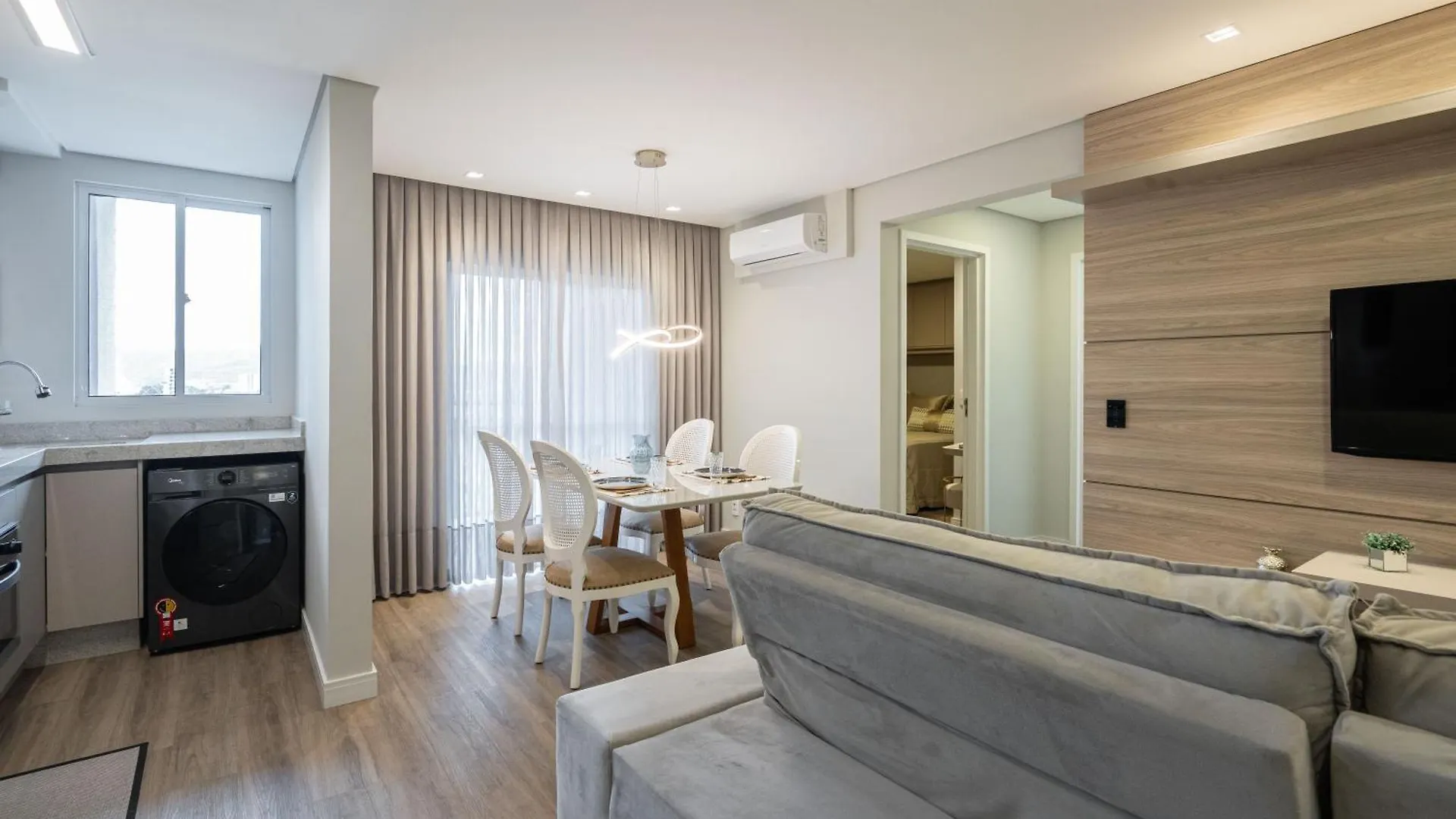 Aptos Em Bal Picarras A150M Da Praia, Dois Quartos, Sala De Estar, Cozinha Completa, Sacada Com Churrasqueira, Wi-Fi, Piscina, Portaria 24H, Playground E Quadra De Esportes